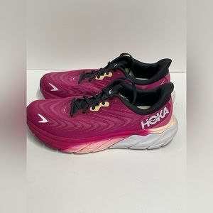 Size 9.5 - Hoka One One Arahi 6 Festival Fuchsia/Ibis Rose